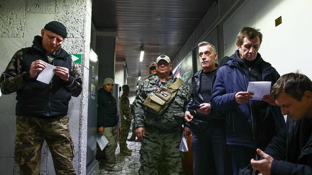 Vom russischen Verteidigungsministerium rekrutierte Männer
