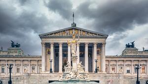 Blick auf das Österreichische Parlament in Wien