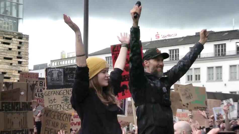 Wuppertal: Protest gegen Zoos - Konflikt mit Influencer