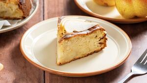 Dieser Birnenkuchen läutet langsam den Herbst ein.