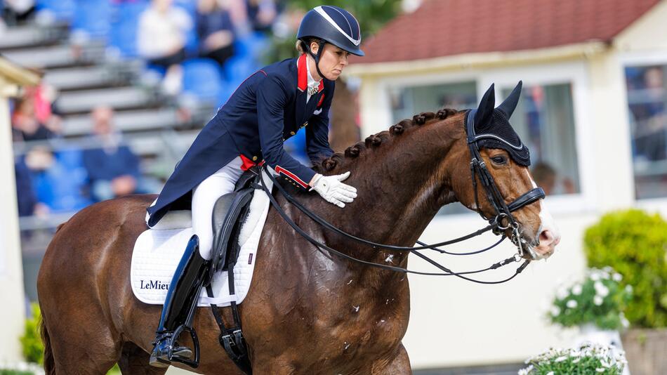 Die britische Dressurreiterin Charlotte Dujardin während eines Grand Prix in Hagen