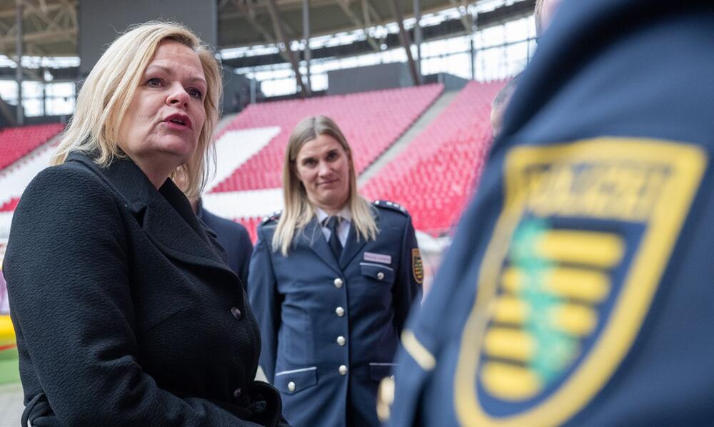 Bundesinnenministerin Nancy Faeser in der RedBull Arena in Leipzig