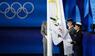 Die olympische Fahne wurde falsch herum am Fahnenmast gehisst