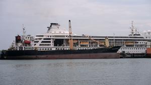 US-Kreuzfahrtschiff in Kambodscha