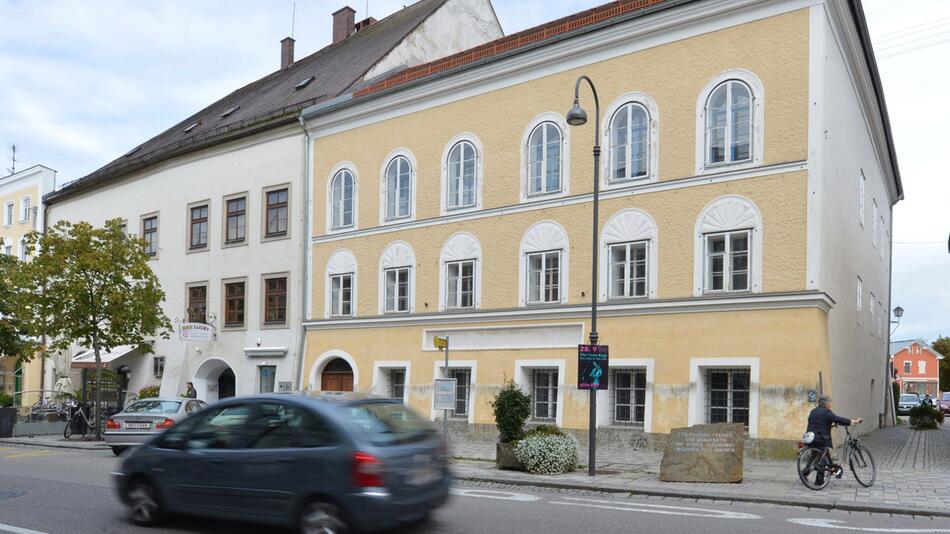 Arbeiten zur Umgestaltung des Hitler-Hauses in Braunau begonnen