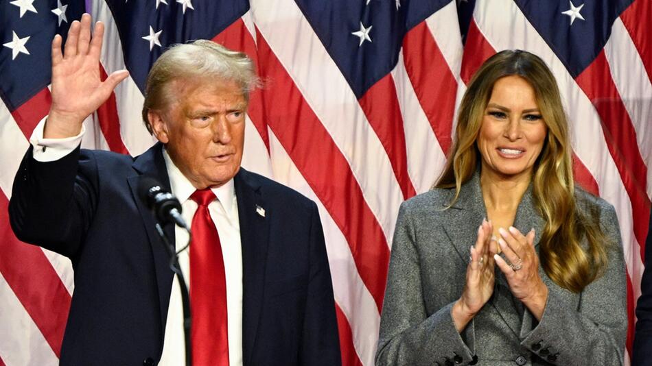 Melania und Donald Trump stehen vor dem Einzug ins Weiße Haus.