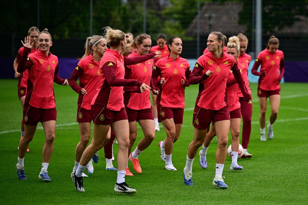 Fußball: Frauen, EM, Vor dem Halbfinale Spanien - Deutschland