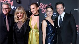 Kurt Russell, Goldie Hawn und Kate Hudson sowie Sutton Foster und Hugh Jackman (v.l.) posierten ...
