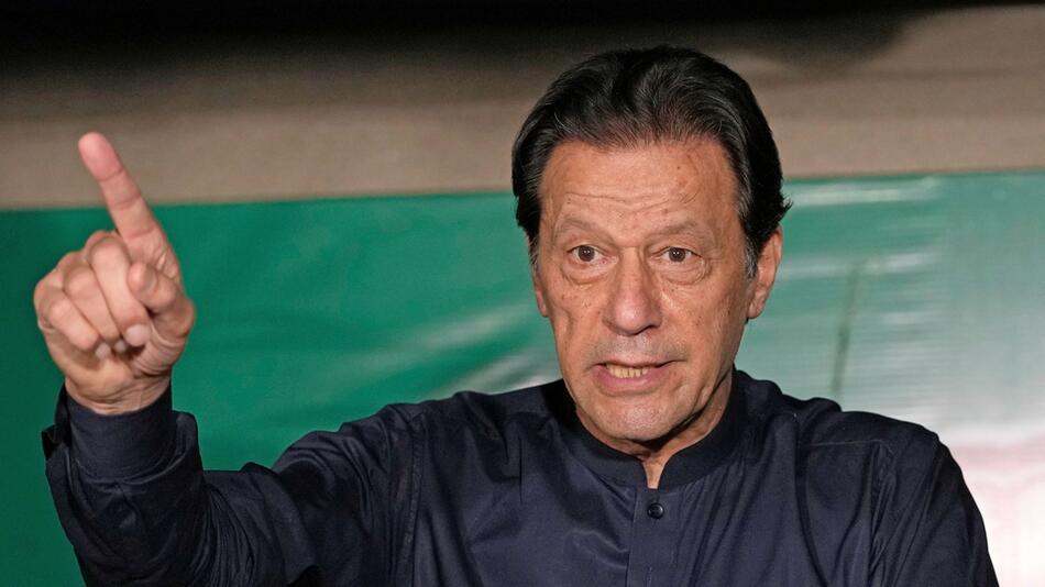 Pakistans Ex-Premier Khan zu zehn Jahren Haft verurteilt