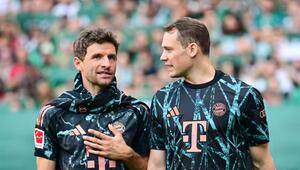 Thomas Müller (l) und Manuel Neuer