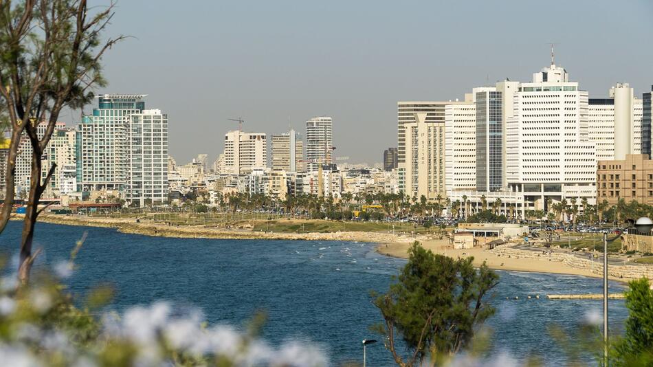 Blick von Jaffa auf den südlichen Stadtrand von Tel Aviv