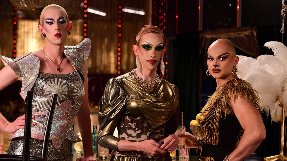 "Polizeiruf 110: Ein feiner Tag für den Bananenfisch": Was haben die Dragqueens Peekabou (Meik ...