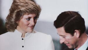 Prinzessin Diana war die erste Ehefrau des heutigen Königs Charles. 1992 gaben sie ihre Trennung ...