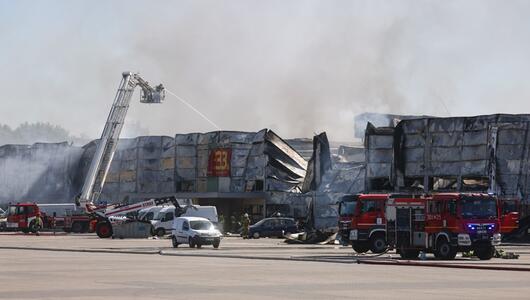 Großbrand in einem Warschauer Einkaufszentrum