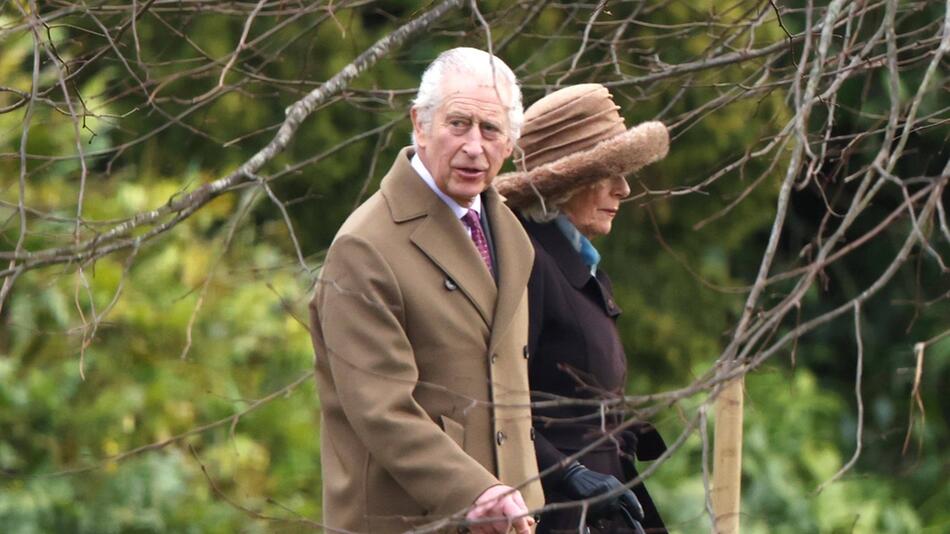 König Charles III. und Königin Camilla am Sonntag in Sandringham - einen Tag vor Bekanntwerden ...