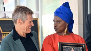 Schauspieler Willem Dafoe hielt eine Laudation für Angélique Kidjo.