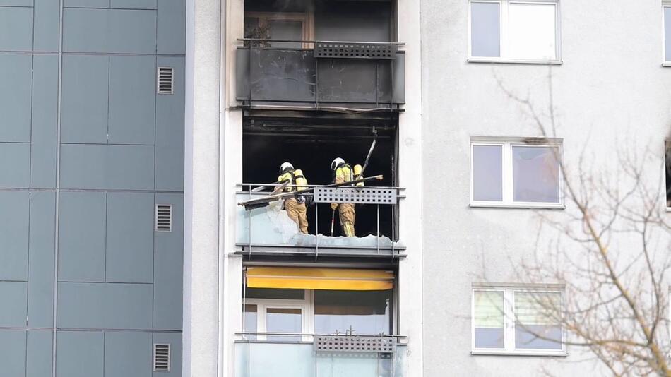 Dramatischer Einsatz: Zwei Tote bei Feuer in Dresdner Hochhaus