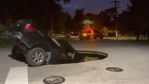 Straße bricht ein: Riesiges Senkloch verschluckt Pick-up in Texas