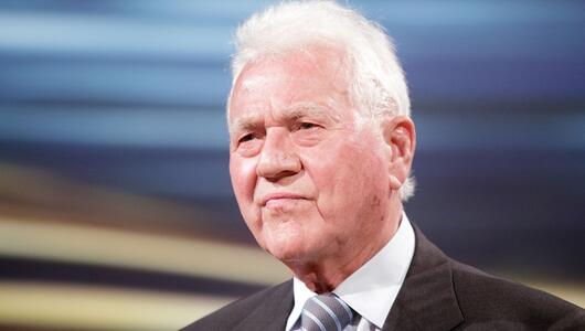 Stronach weist die Anschuldigungen von sich