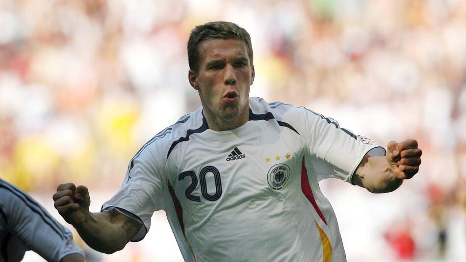 Lukas Podolski, England, Abschied, Rücktritt