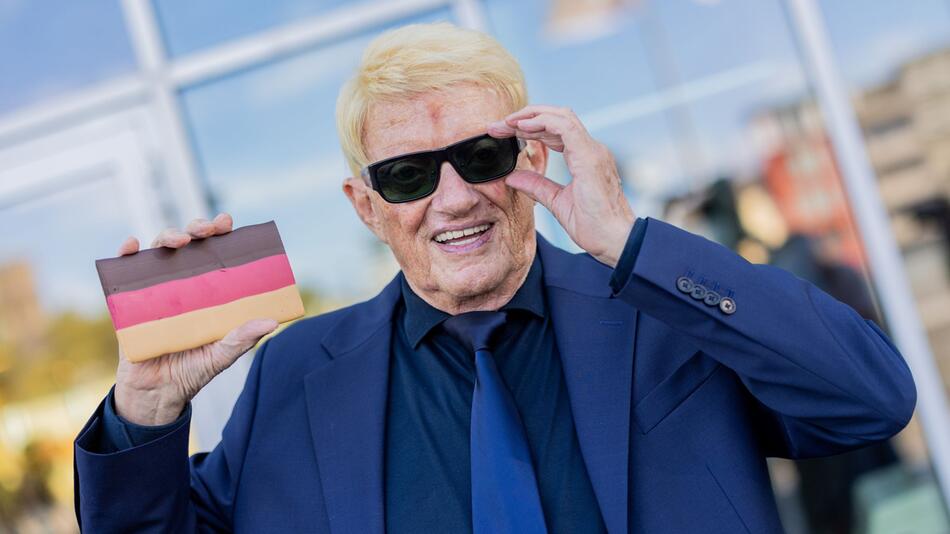 Schlagersänger Heino präsentiert "Deutschland Schokolade"