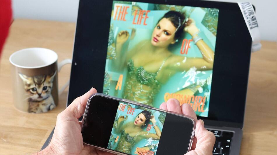 Taylor Swift hat am 3. Oktober ihr zwölftes Studioalbum "The Life of a Showgirl" veröffentlicht.