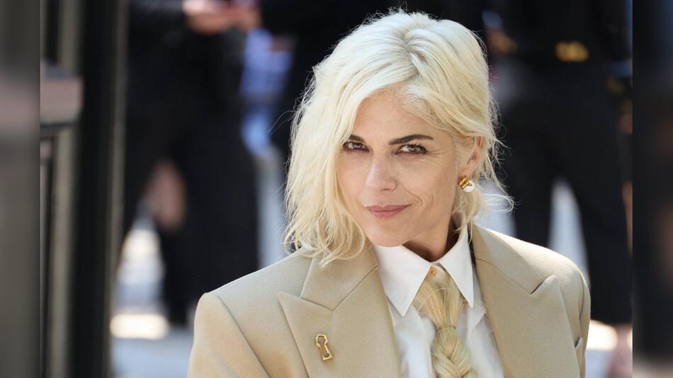 Selma Blair im Juni 2024 beim Besuch der Fashion Week in Paris.