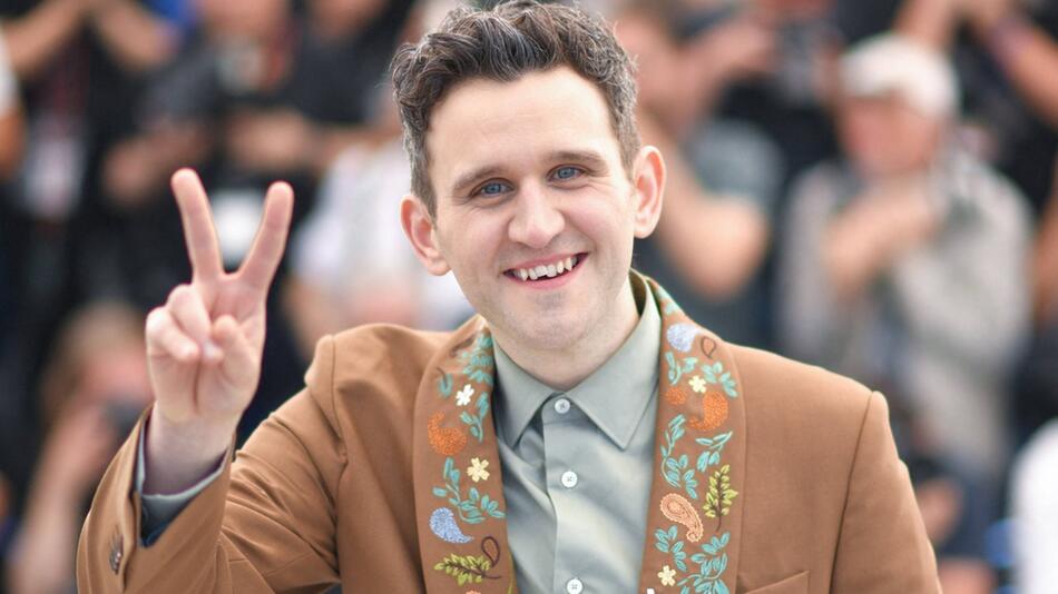 Harry Melling wird in Cannes für seinen neuen Film "Pillion" gefeiert.