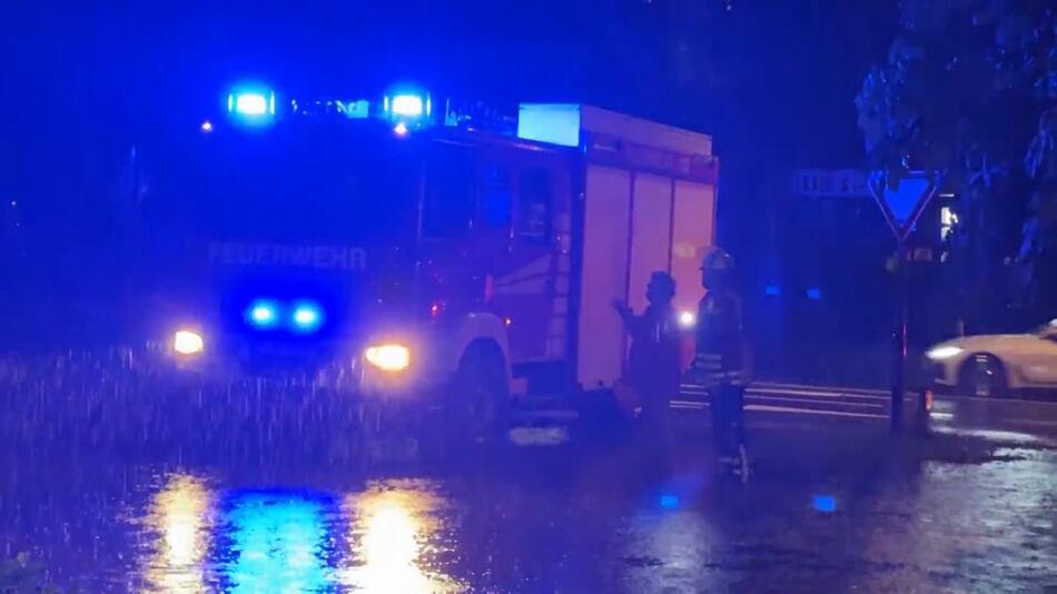 Überschwemmte Straßen: Über 100 Feuerwehreinsätze im Landkreis Harburg