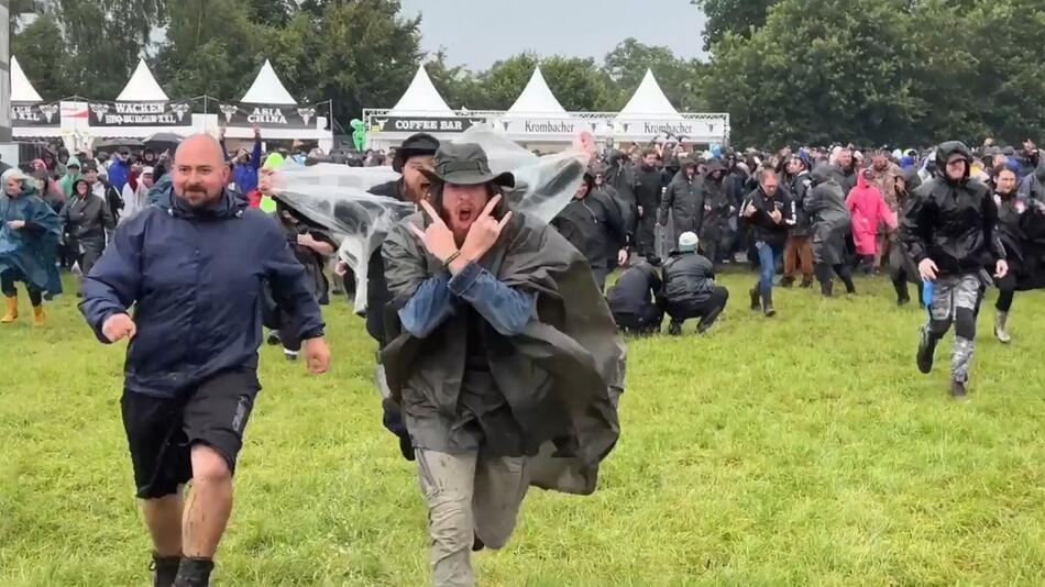Festival beginnt: Wacken mit Aussicht auf Schlammschlachten