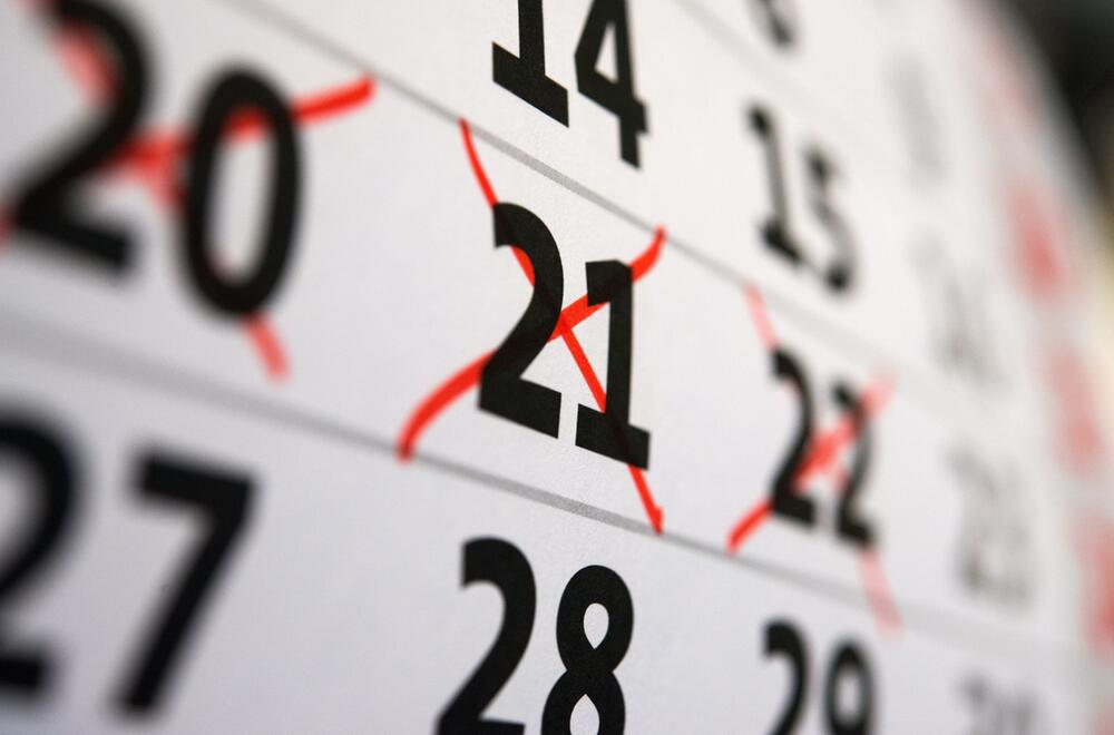 Drei Tage sind in einem Kalender rot angekreuzt