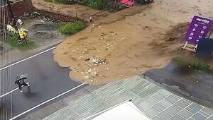 Straße wird zu Fluss: Sturzflut in Indien sorgt innerhalb von Sekunden für Überschwemmung