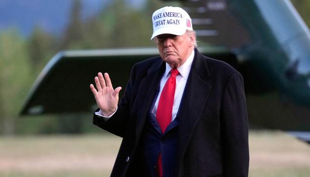 Donald Trump landet in Kanada.
