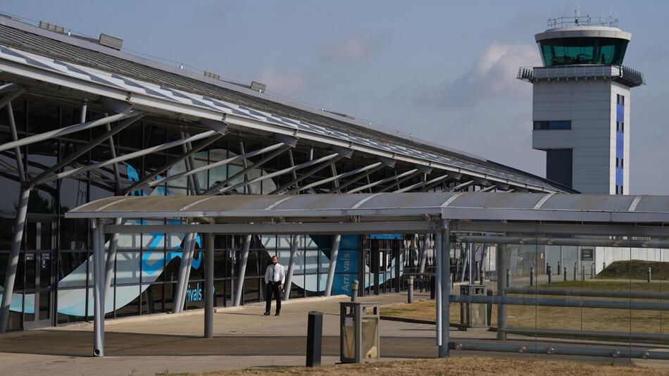 Flugzeugabsturz am Londoner Flughafen Southend