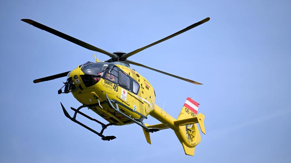 Der Schwerstverletzte wurde mit dem Helikopter geborgen
