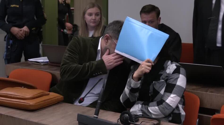 Jesidische Mädchen versklavt und missbraucht - schwere Vorwürfe gegen mutmaßliche IS-Mitglieder
