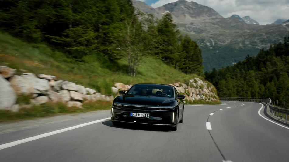 Elektroauto schafft 1205 Kilometer mit einer Ladung
