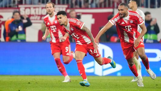 Luis Díaz (l.) und Jonathan Tah