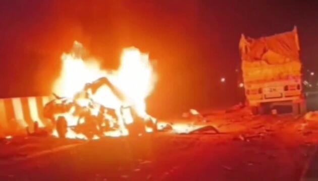 Schwerer Verkehrsunfall im Norden Indiens mit mehreren Toten