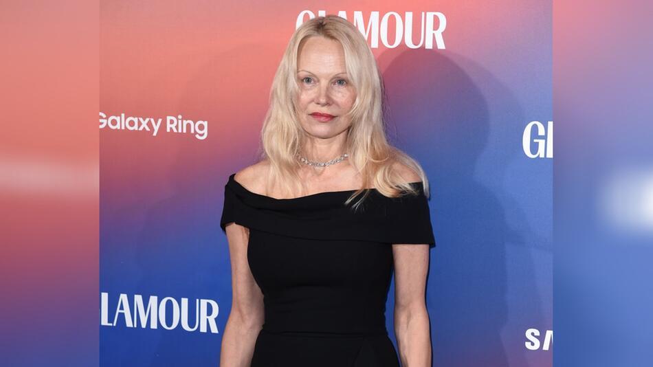 Pamela Anderson auf dem Red Carpet der "Glamour Women of the Year"-Awards in London.