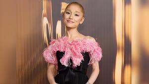 Ariana Grande wird laut Medienberichten bald an der Seite von Ben Stiller und Robert De Niro zu ...