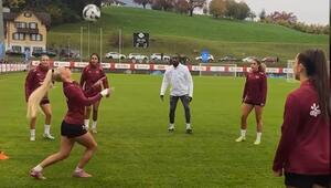 Zu hoch oder nicht? Alisha Lehmann und Johan Djourou sorgen für Spaß im Training