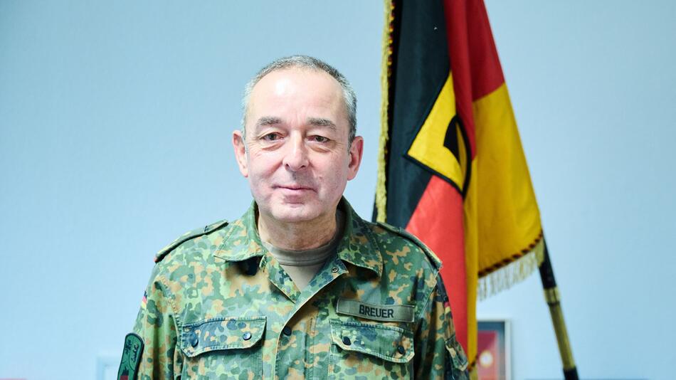 Generalleutnant Carsten Breuer