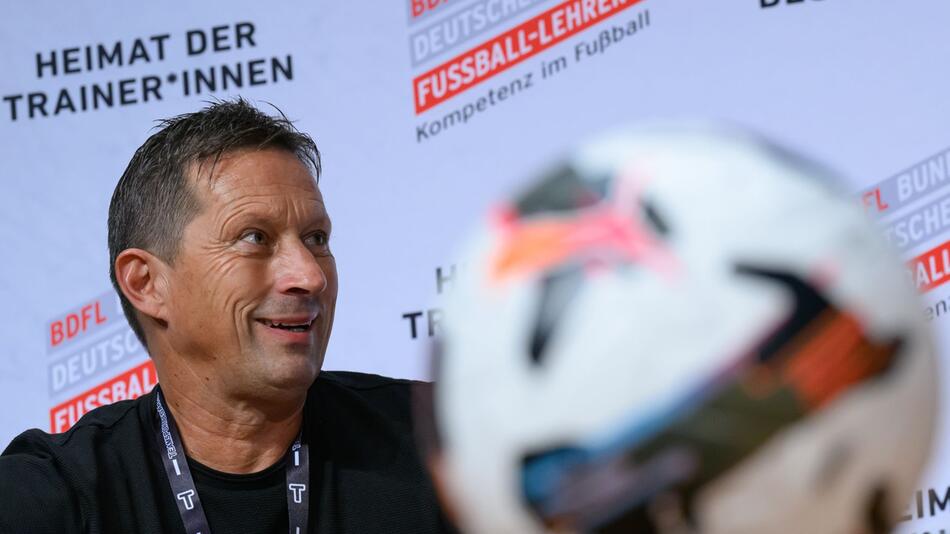 Roger Schmidt