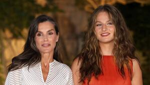 Bislang stand Prinzessin Leonor (r.) modisch immer ein bisschen im Schatten ihrer Mutter ...