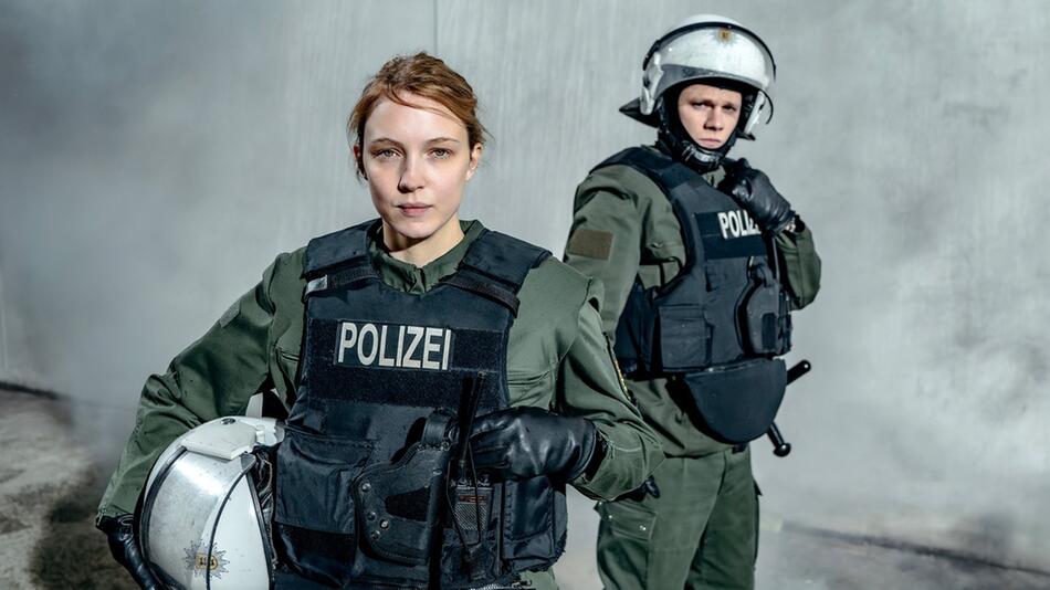 Rebecca Henselmann (Magdalena Laubisch) will, ebenso wie Christoph Laurin (Max von der Groeben) ...