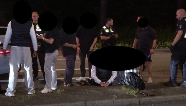 Pfefferspray und Schlagstöcke: Vier Verletzte nach Massenschlägerei in Hamburg