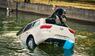 ADAC testet das Sinkverhalten von E-Auto und Verbrenner-Pkw