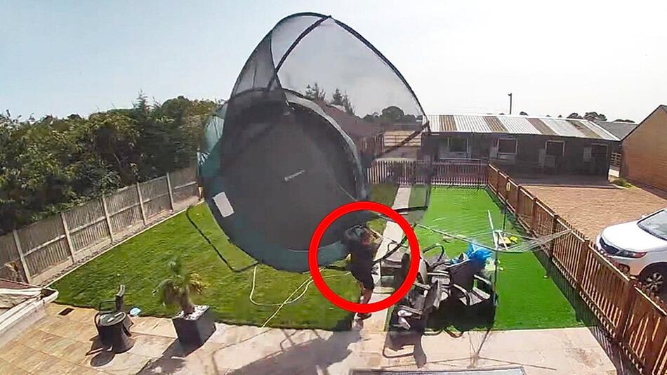 Plötzliche Böe: Trampolin hebt ab und reißt Hausbewohner mit