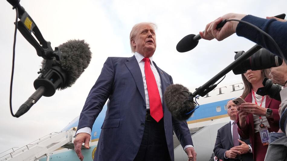 US-Präsident Trump besucht Schottland